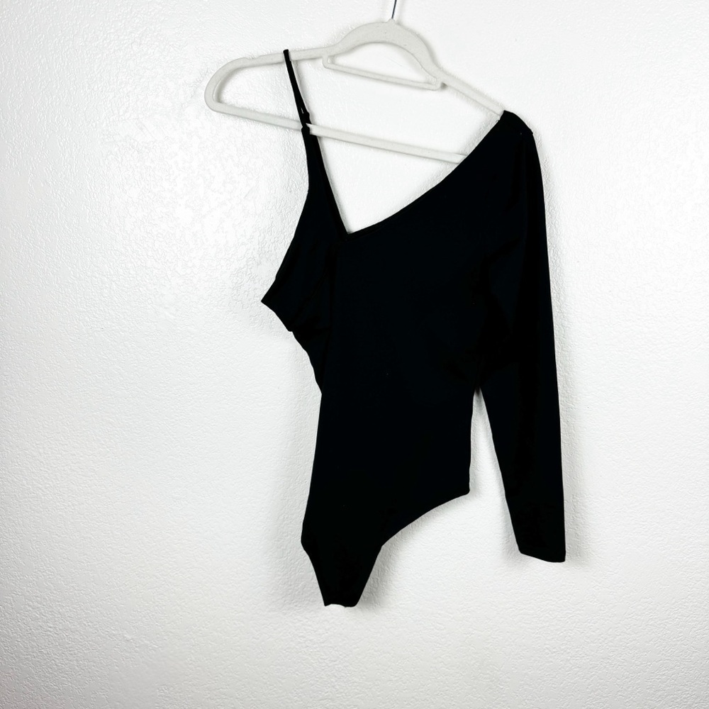 Abercrombie & Fitch Asymmetrical Long Sleeve Seamless Fabric Bodysuit Black Sz M - Picture 2 of 5